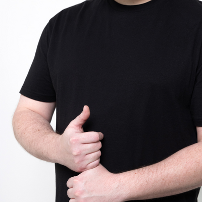 Czarna koszulka crewneck