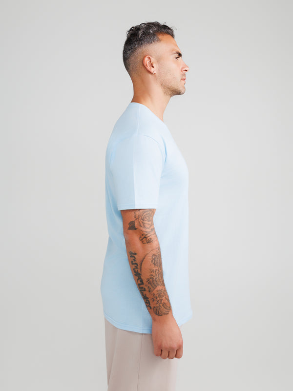 Jasnoniebieska koszulka V-neck