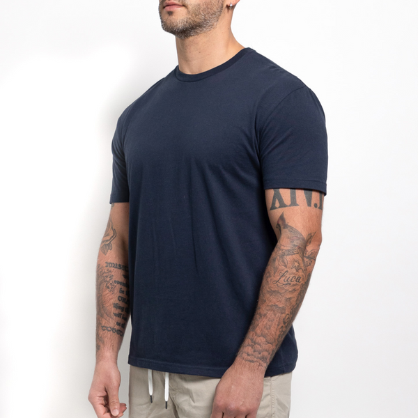 Granatowa koszulka crewneck