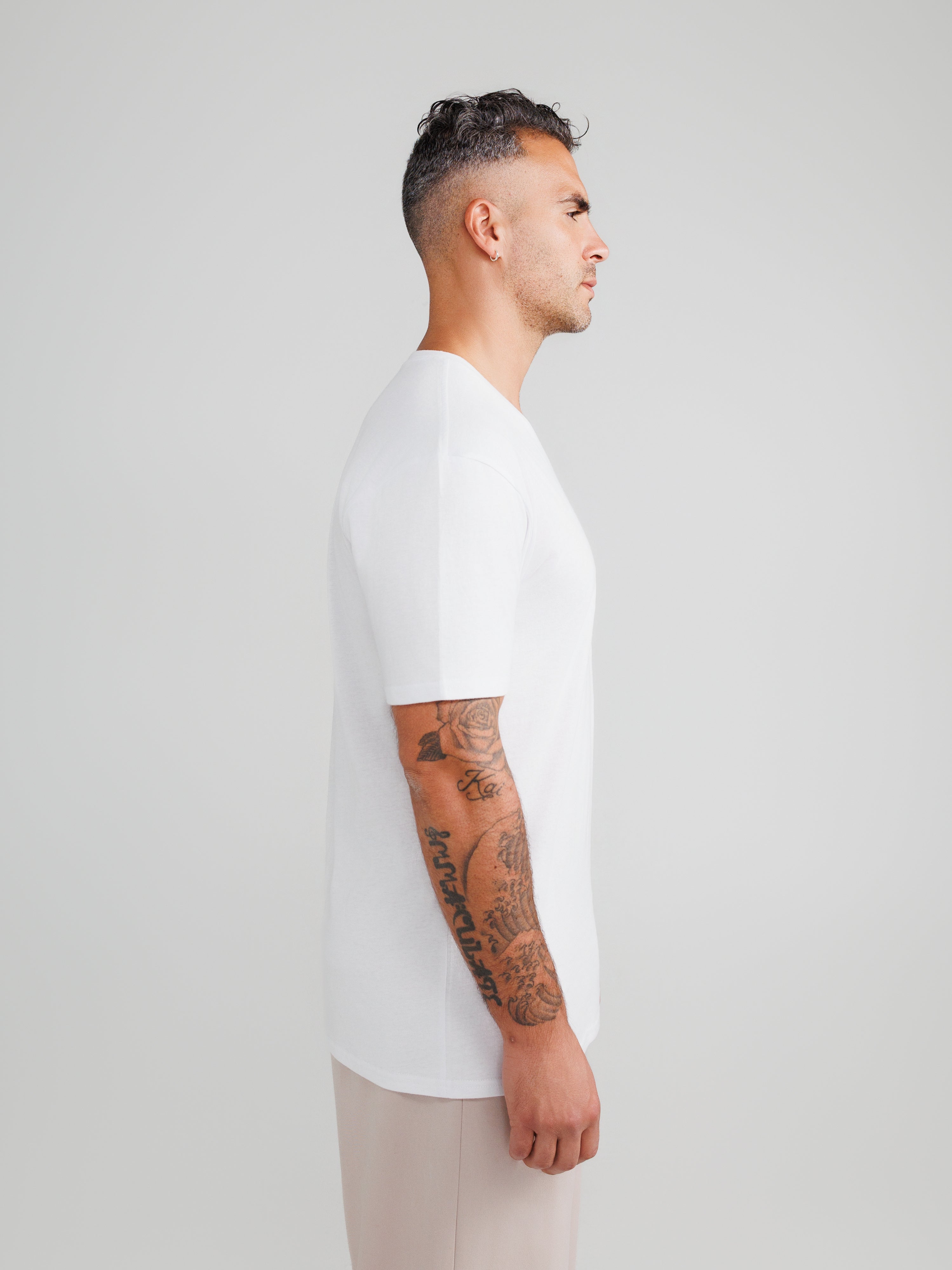 Biała koszulka V-Neck