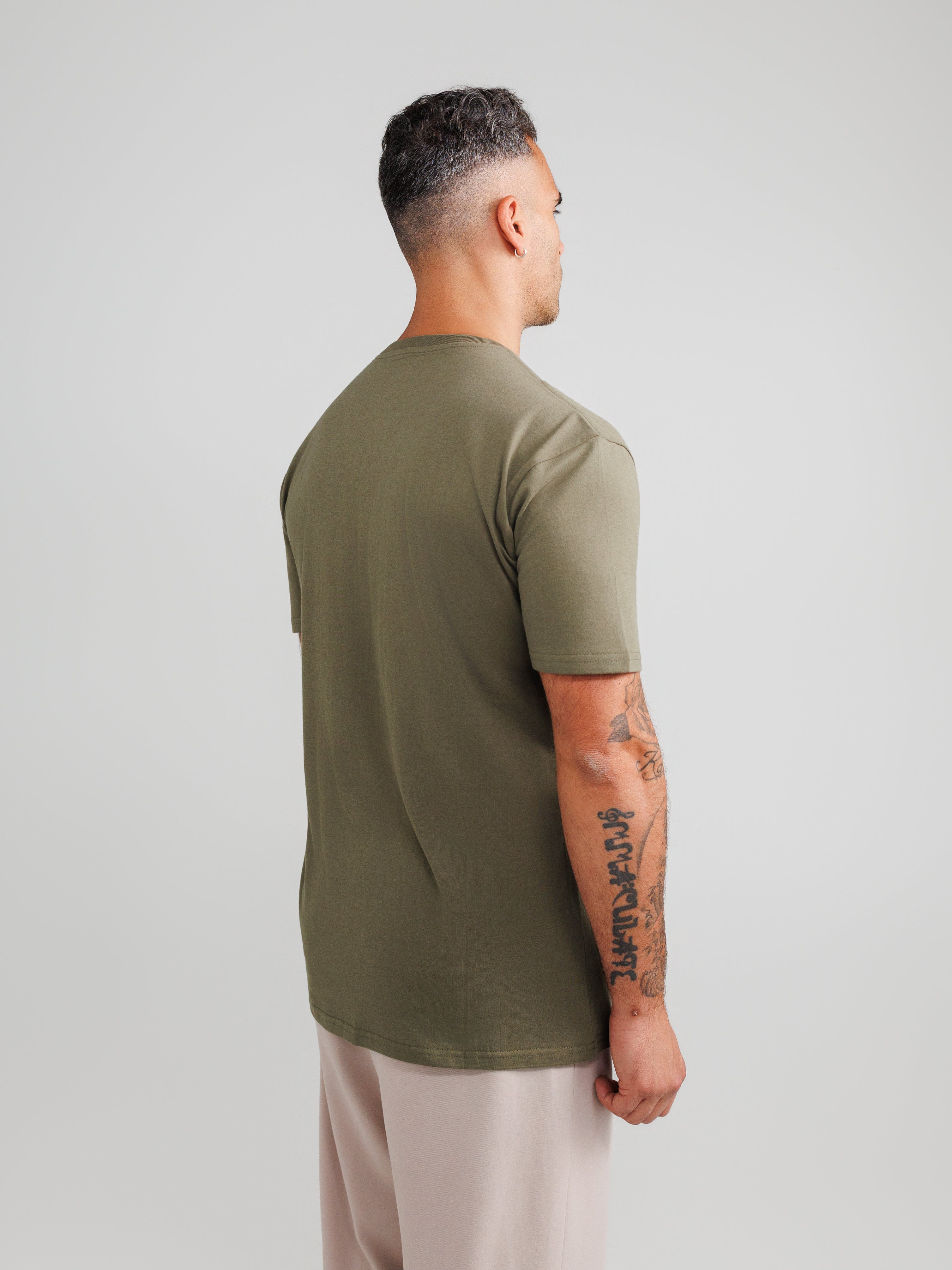 Oliwkowa koszulka V-neck