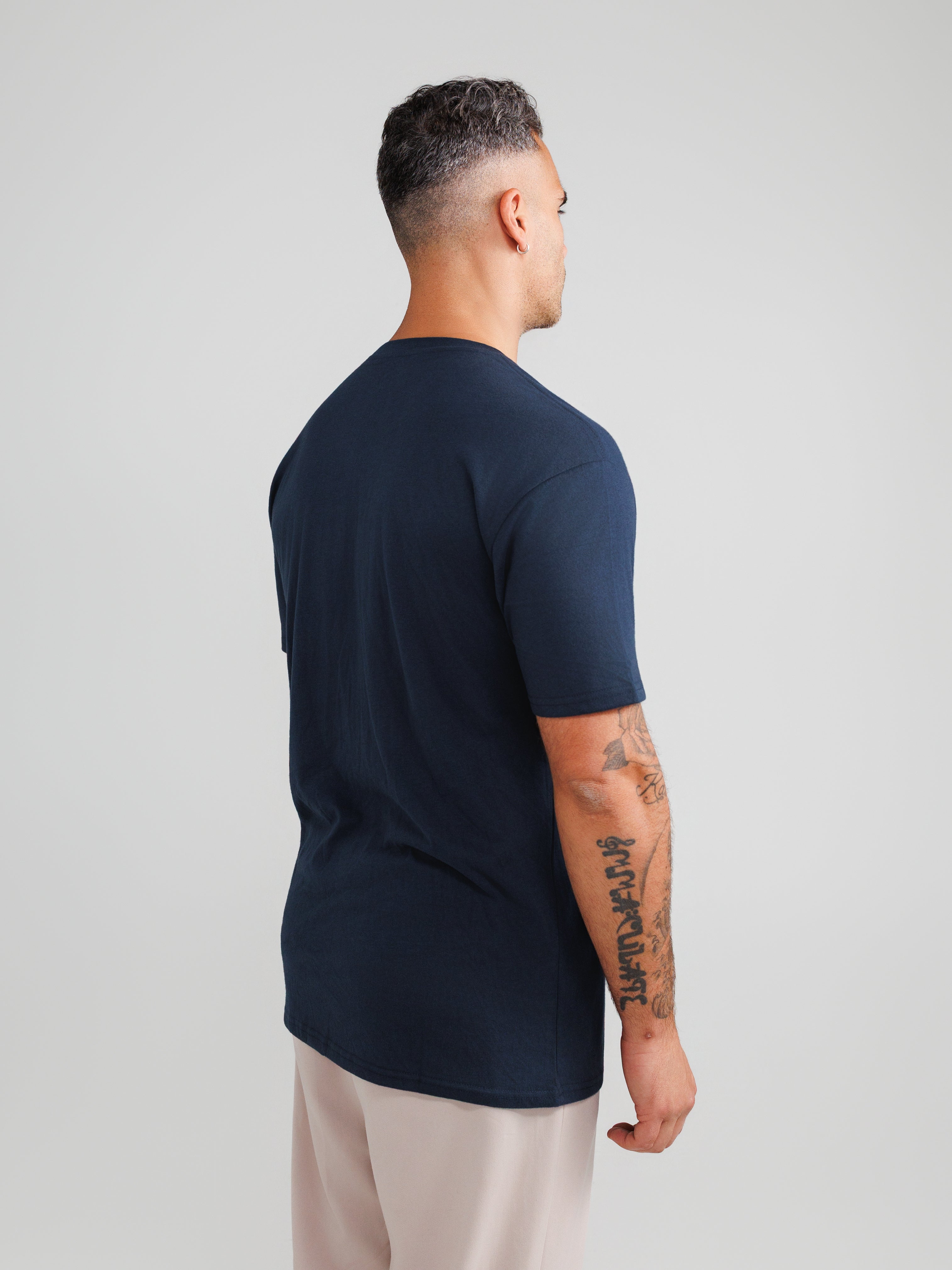 Granatowe koszulki V-neck