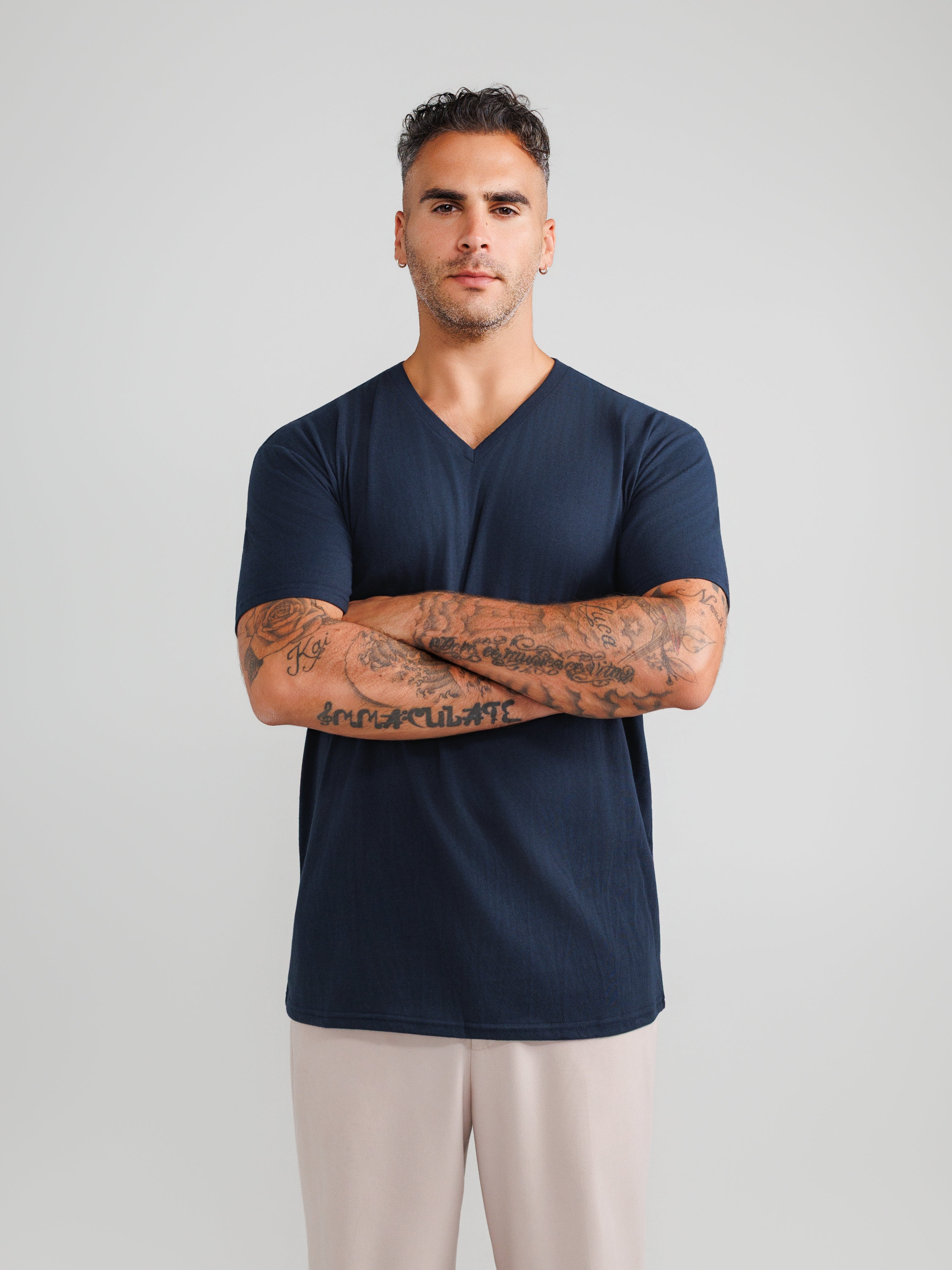 Granatowe koszulki V-neck