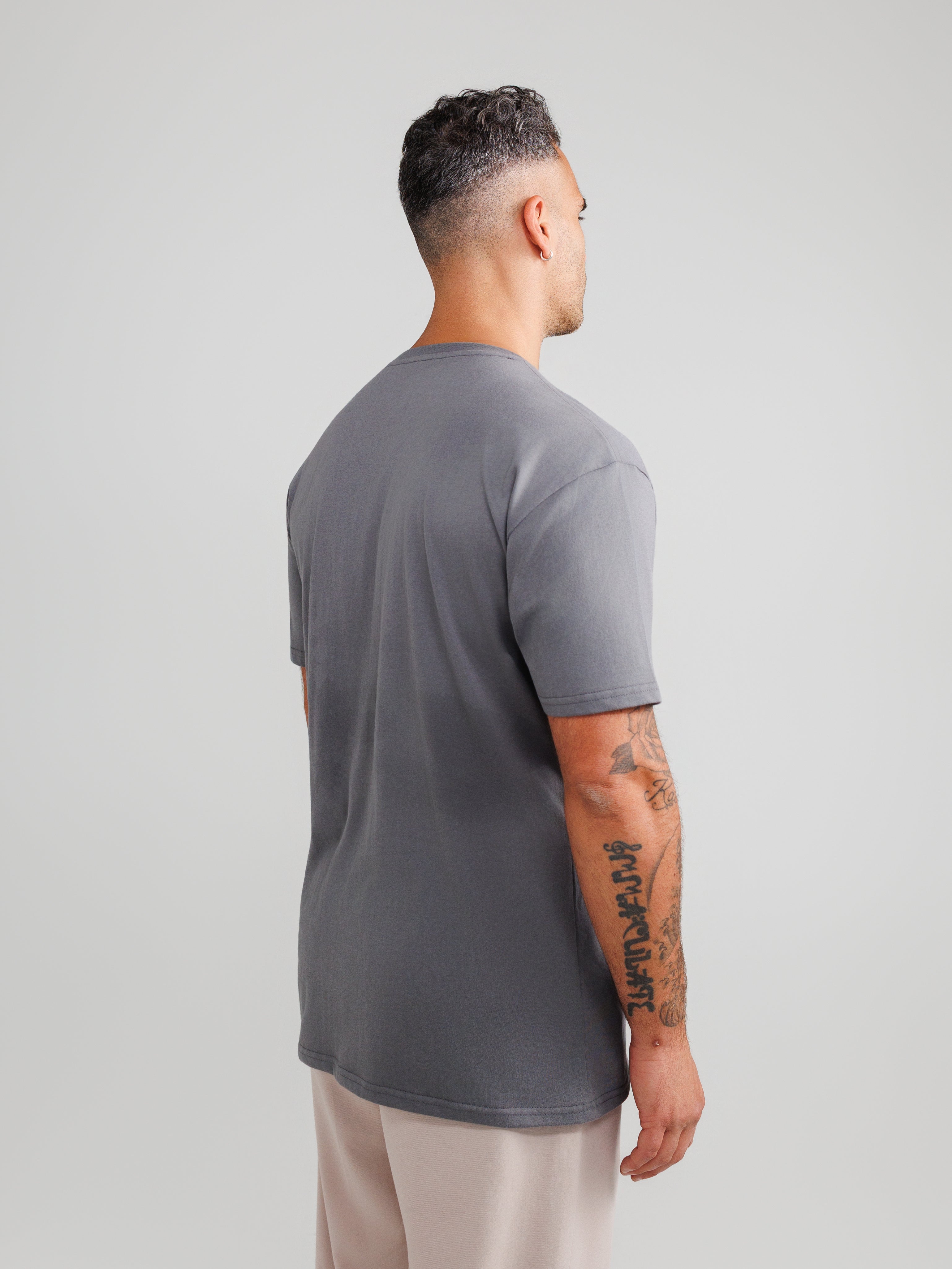 Ciemnoszare koszulki V-neck